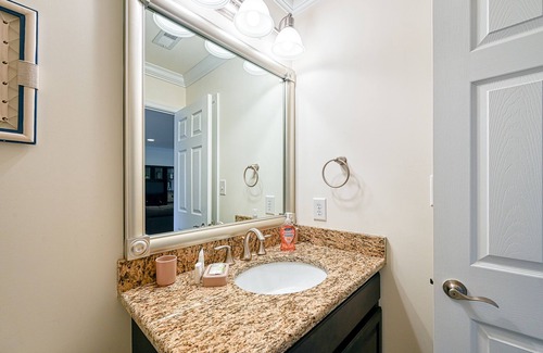 Mineral House | Dog-friendly lake-view townhome with firepit, grill, kayaks, tennis, AC, & W/D