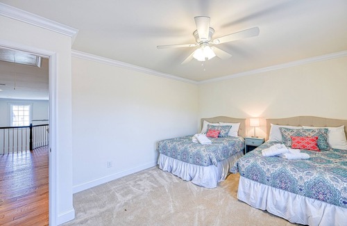 Mineral House | Dog-friendly lake-view townhome with firepit, grill, kayaks, tennis, AC, & W/D