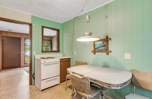 Land O Lakes Cottage | Dog-friendly lakefront cottage with lake views, firepit, dock, kitchen, & games