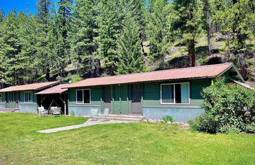 Mazama Apartment | Dog Friendly-Lost River Studio Cabin #4