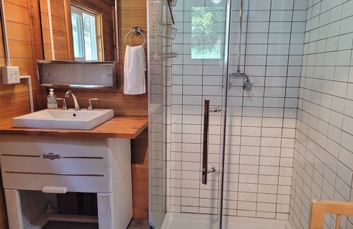 Mazama Apartment | Dog Friendly-Lost River Studio Cabin #4