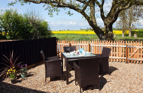 Halesworth House | Dog-friendly luxury barn plus games room. Easy drive to coast and city.