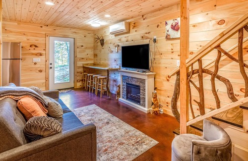 Scaly Mountain House | Dog-friendly mountain-view house with near skiing with Starlink internet