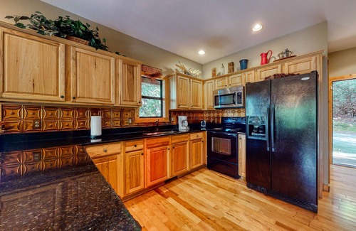 Helen Cabin | Dog-friendly mountain cabin with a furnished deck, game room & private hot tub