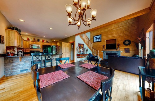 Helen Cabin | Dog-friendly mountain cabin with a furnished deck, game room & private hot tub
