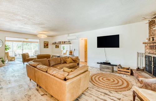 Wishon House | Dog-friendly mountain view retreat with W/D & wood fireplace - close to lake