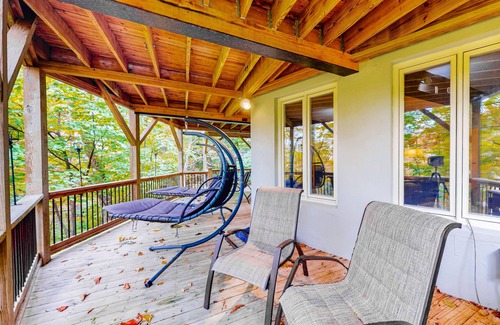 Sugar Mountain Ski Chalet | Dog-Friendly Oasis - Private Hot Tub, Game Room, AC, Pool Table, & Fireplace