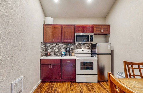 Rockaway Beach Cabin | Dog-Friendly Oceanside Escape with Easy Beach Access and Peaceful Surroundings