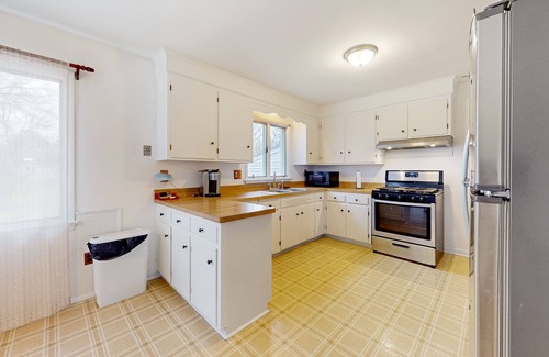Rochester House | Dog-friendly private home with large yard, well-equipped kitchen, W/D, & AC