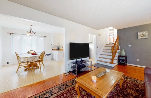 Rochester House | Dog-friendly private home with large yard, well-equipped kitchen, W/D, & AC