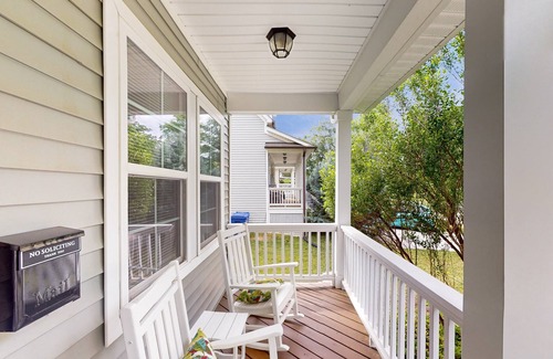 East Durham House | Dog-friendly retreat with a firepit, patio, washer/dryer, & AC