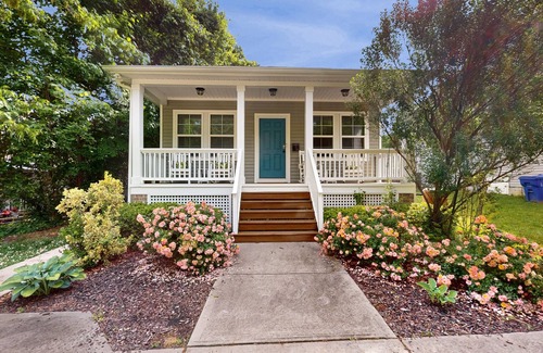 East Durham House | Dog-friendly retreat with a firepit, patio, washer/dryer, & AC