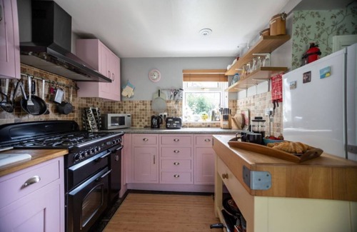 Muddiford Cottage | Dog friendly rural retreat with countryside views