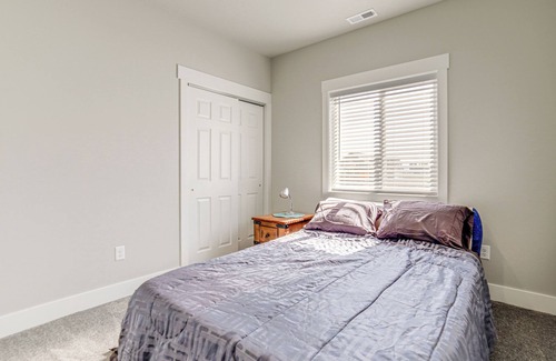 Shelley House | Dog-Friendly Shelley Townhome w/Private Hot Tub!