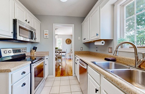 Weaverville House | Dog-friendly Storybook Mountain retreat with hot tub, yard