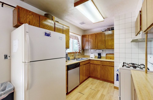 Pineland Cabin | Dog-Friendly Tahoe City House Near Hiking and Skiing - Walk to Lake