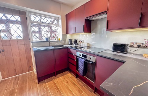 Hoveton Cottage | Dog friendly Thatched Cottage