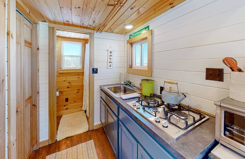 Morrisville Apartment | Dog-friendly tiny home set on four acres with mountain views & trail access