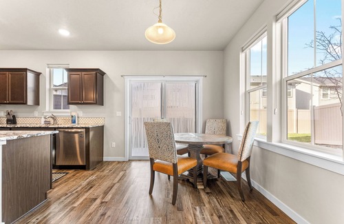 Southwest Ada County Alliance House | Dog Friendly Treasure Valley Retreat 3 bds 2.5 bth