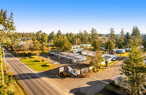Westport House | Dog-friendly vacation rental with fast WiFi, TV, fire rings, & picnic tables