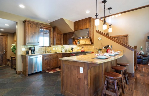 Truckee Villa | Dog-Friendly Villa, Steps Away From Old Greenwood's Driving Range!