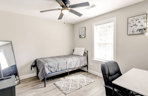 Johns Island House | Dog-friendly village home with front porch, grill, backyard, W/D, AC, & desk