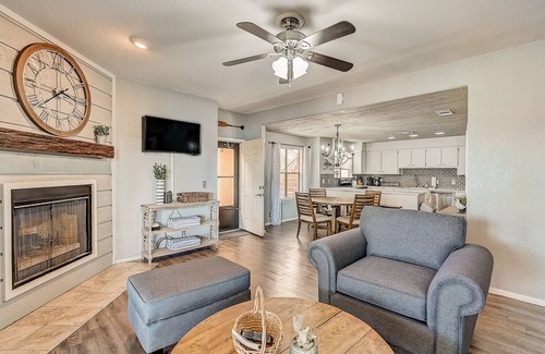 Horseshoe Bay Condo | Dog-friendly water view condo with inviting porch, AC, W/D, & modern charm