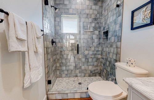Isla Del Sol House | Dog-friendly, waterfront escape with WiFi, pier, boat launch, central AC, & W/D