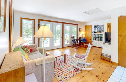 Waldoboro Cottage | Dog-Friendly Waterfront Home w/Deck, Gas Grill, Views, Free WiFi, Washer/Dryer