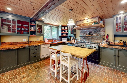 Camden Cabin | Dog-friendly, waterfront cabin with grill, deck, & W/D - snowbirds welcome