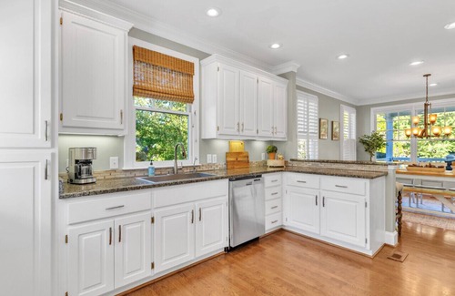 Lake Oconee House | Dog Friendly with Canoe, Kayaks, Docks, Boat Ramp