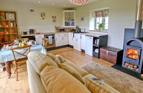 Malltraeth Apartment | Dog House - a dog that sleeps 2 guests in 1 bedroom