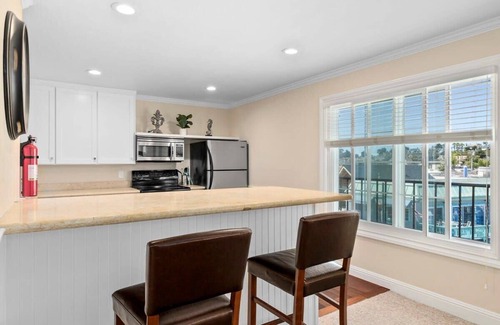 Capitola Apartment | Dog-OK at Capitola Vista #3