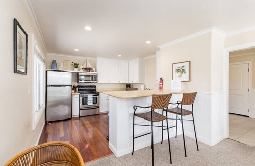 Capitola Apartment | Dog-OK at Capitola Vista #4