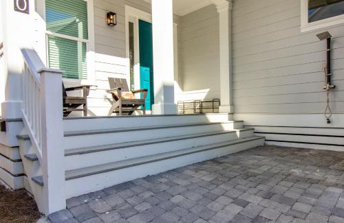 Grayton Beach House | Doin' Grayt-LUXE beach cottage-Easy beach access, pool, bikes!