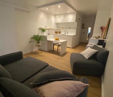 Roquebrune-Cap-Martin Apartment | Dolce-Vita appart 3 étoiles, climatisé , 50M de la mer et aux portes de Menton ,parking gratuit