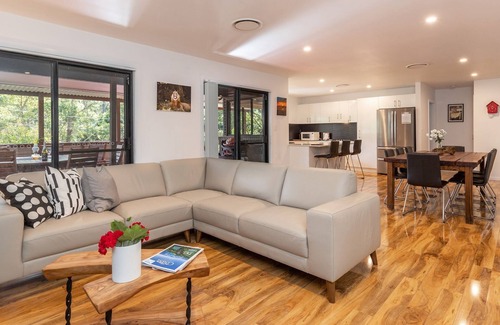 Smiths Lake House | DolceVita @ Peppertree Cottage