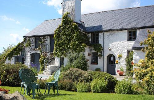 Tabor House | Dolgun Uchaf Historic B&B and Cottages in Snowdonia