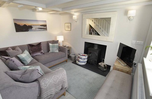 Llangennith House | Dollars Cottage - Four Bedroom House, Sleeps 7