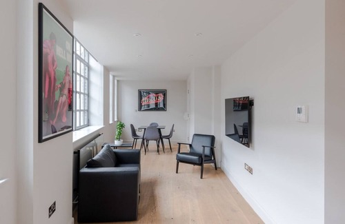 Clerkenwell Apartment | Dolls House - Farringdon - by Frankie Says