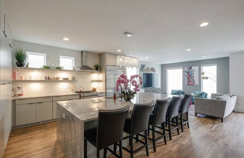Nashville House | Dolly s Big House - 18 Beds Skydeck Views