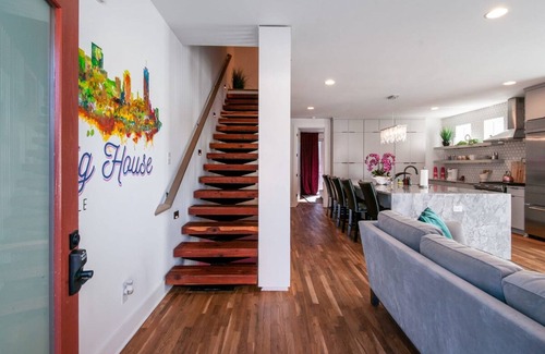 Nashville House | Dolly s Big House - 18 Beds Skydeck Views