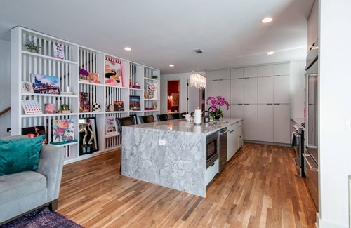 Nashville House | Dolly s Big House - 18 Beds Skydeck Views
