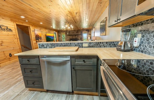 Caton Condo | Dolly's Lodge # 3