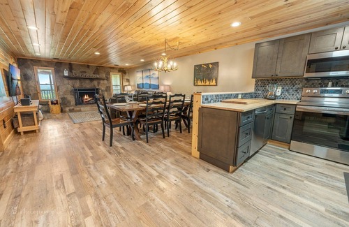 Caton Condo | Dolly's Lodge # 3