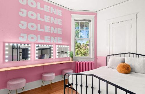 Hillsboro Village Apartment | Dolly's Music Row Hideaway - Walkable Location