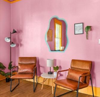 Hillsboro Village Apartment | Dolly's Music Row Hideaway - Walkable Location
