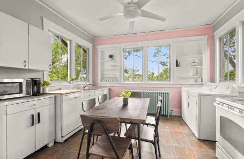 Hillsboro Village Apartment | Dolly's Music Row Oasis - Walkable Location