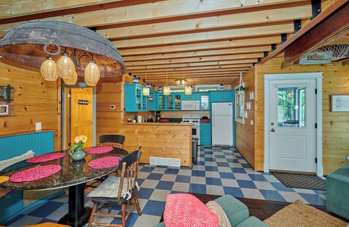 Fennville House | Dollybrook 9 - Pet friendly - Community Pool - Groups welcome