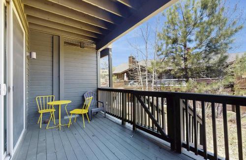 Truckee Apartment | Dolomite Delight